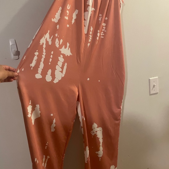 Silky jumpsuit Size L - Picture 3 of 4